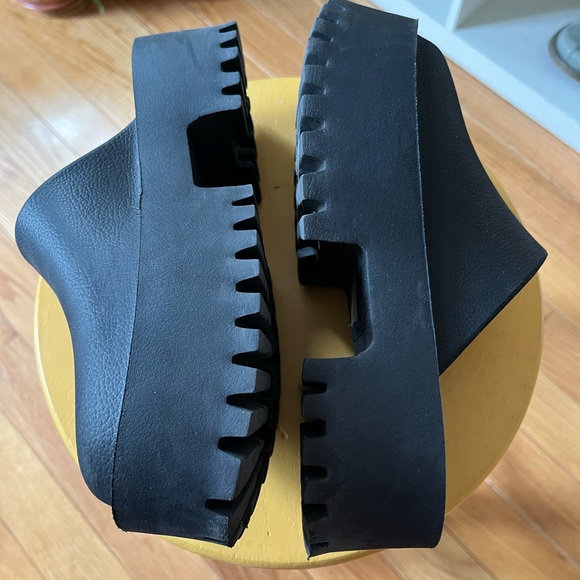 Jeffery Campbell slip on platform clogs - Picture 7 of 8